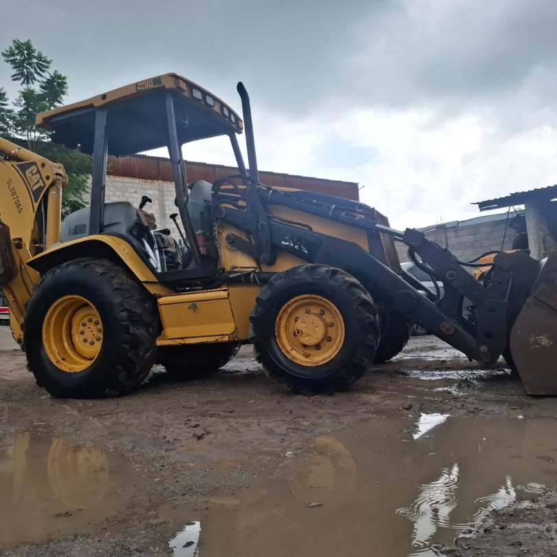 VENTA DE RETROEXCAVADORA 420D IT